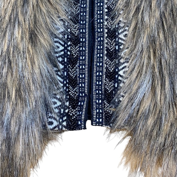 Miss Me Faux Fur Sweater Vest - Picture 4 of 6